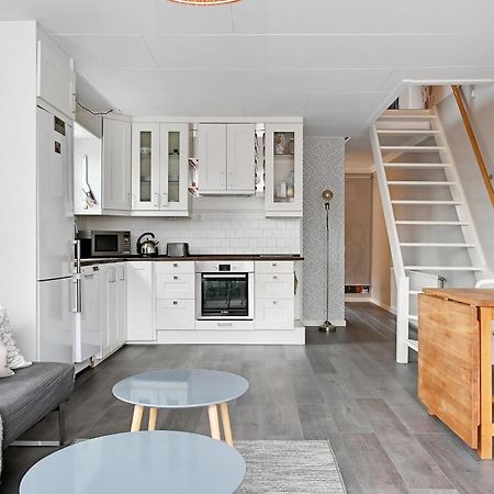 Entire Modern Home In Stockholm Kista - Suitable For Four Persons Buitenkant foto