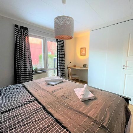 Entire Modern Home In Stockholm Kista - Suitable For Four Persons Buitenkant foto