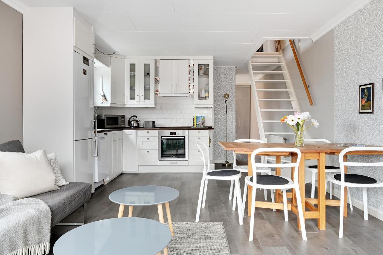Entire Modern Home In Stockholm Kista - Suitable For Four Persons Buitenkant foto