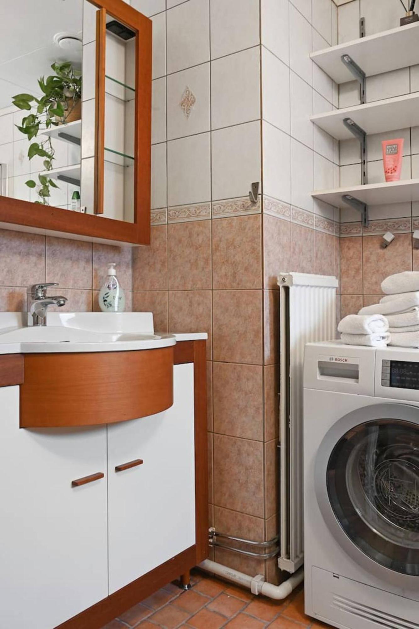 Entire Modern Home In Stockholm Kista - Suitable For Four Persons Buitenkant foto